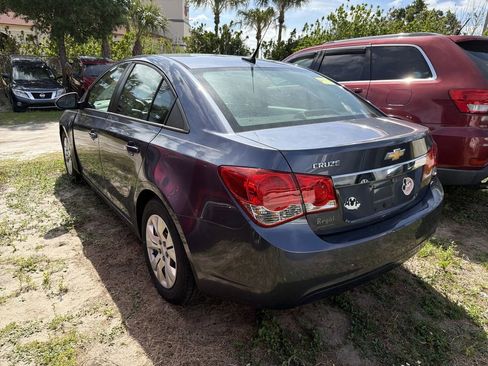 Used 2014 Chevrolet Cruze LS FWD image 5