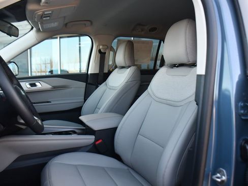 Used 2026 Ford Explorer Active w/ Active Comfort Package image 13