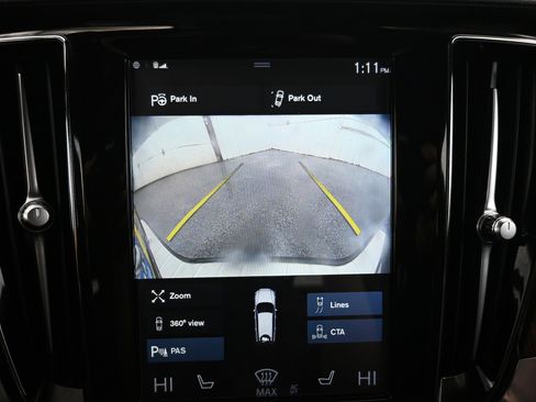 Used 2020 Volvo V60 T5 Cross Country image 14