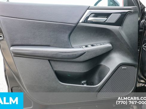 Used 2025 Mitsubishi Outlander SE image 53