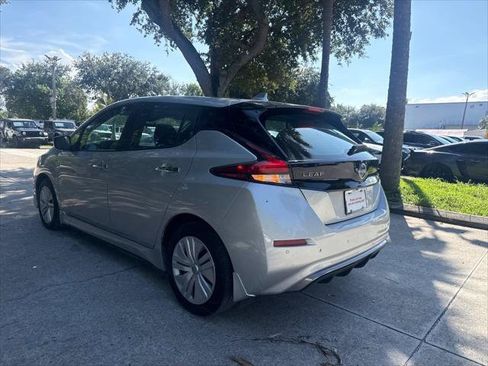 Used 2025 Nissan Leaf S FWD image 11