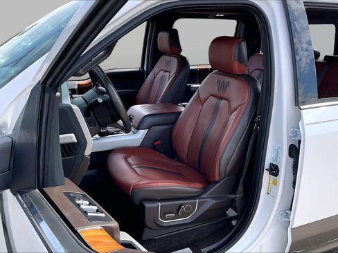 Used 2018 Ford F150 King Ranch w/ Equipment Group 601A Luxury AWD/4WD image 8