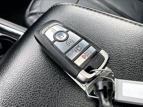 Used 2021 Ford Expedition Max Limited image 11