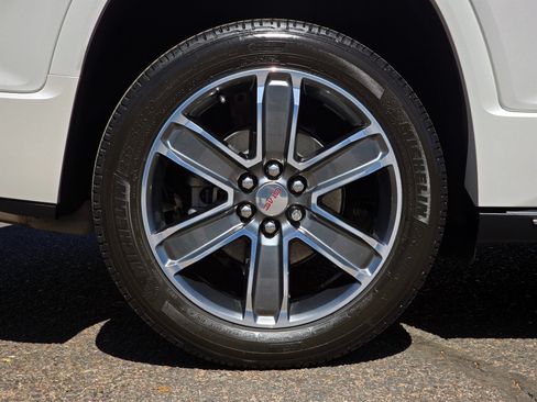 Used 2019 GMC Acadia Denali w/ Technology Package FWD image 44