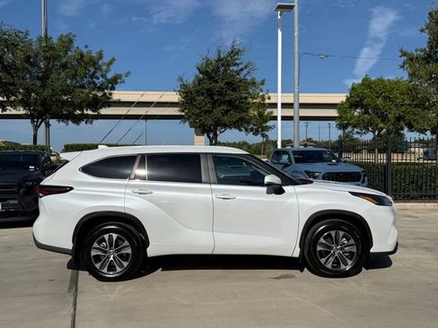 Used 2026 Toyota Highlander XLE AWD/4WD image 7