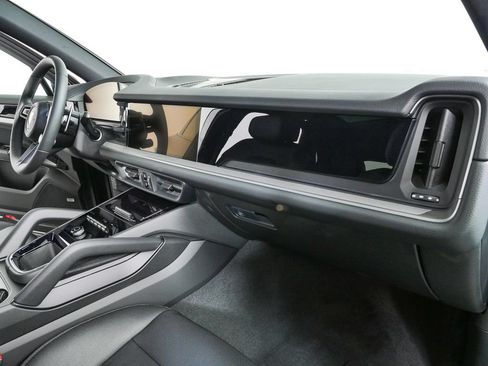New 2026 Porsche Cayenne AWD/4WD image 25