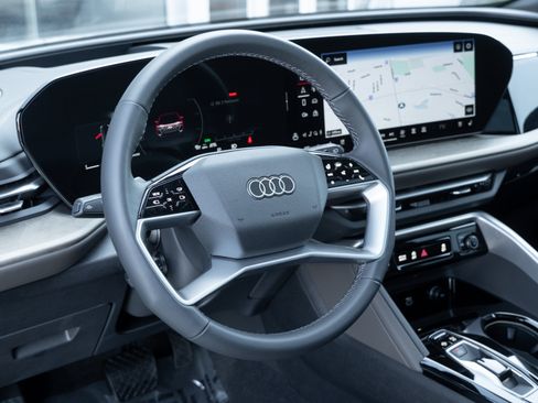 New 2025 Audi Q5 Premium Plus image 11