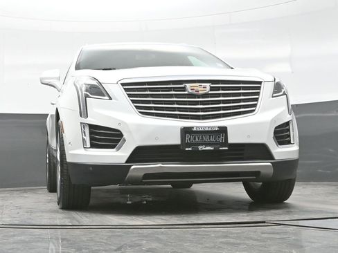 Used 2017 Cadillac XT5 Platinum w/ Driver Assist Package AWD/4WD image 19