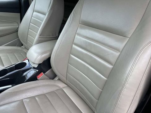 Used 2014 Ford Escape Titanium FWD image 11