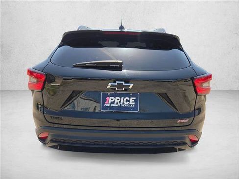 Used 2024 Chevrolet Trax RS FWD image 7