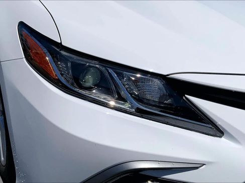 Used 2022 Toyota Camry LE w/ Carpet Mat Package (TMS) FWD image 27