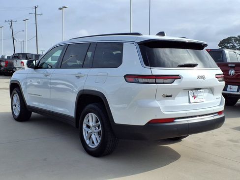 Used 2024 Jeep Grand Cherokee L Laredo RWD image 2