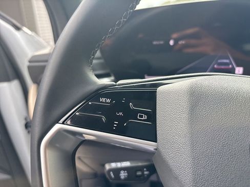 Used 2025 Audi Q5 Premium w/ Convenience Package image 24