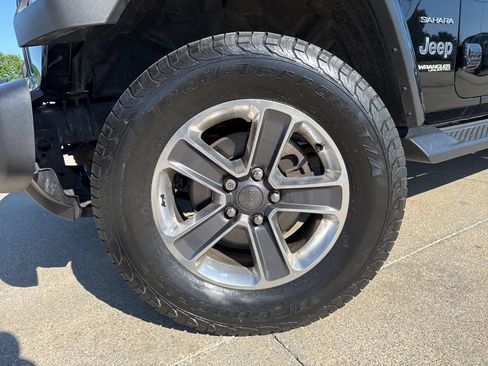 Used 2018 Jeep Wrangler Unlimited Sahara AWD/4WD image 51