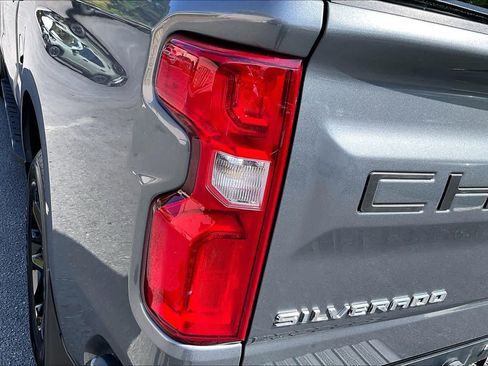 Used 2020 Chevrolet Silverado 1500 Custom w/ Custom Value Package image 27