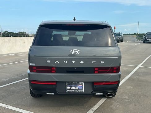 Used 2025 Hyundai Santa Fe SE FWD image 11