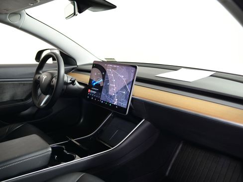 Used 2020 Tesla Model 3 Performance image 18