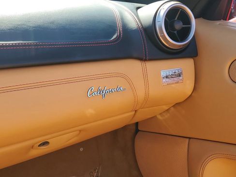 Used 2010 Ferrari California Spyder image 25