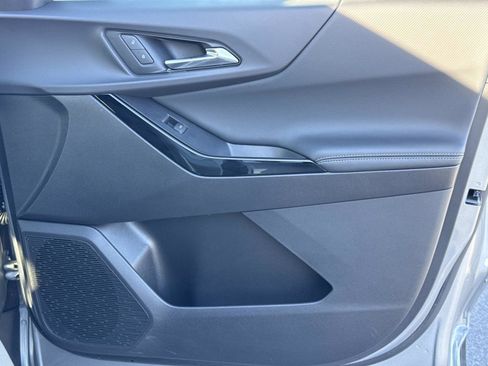 Used 2025 Chevrolet Equinox LT image 17