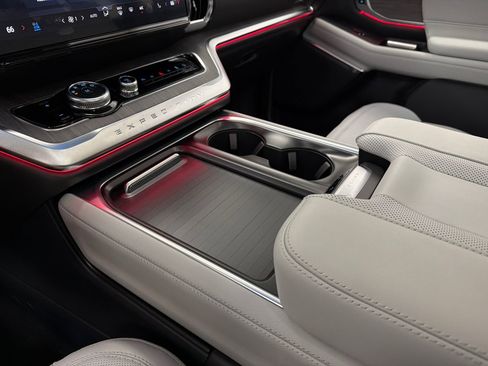 New 2026 Ford Expedition Platinum w/ Platinum Ultimate Package image 32