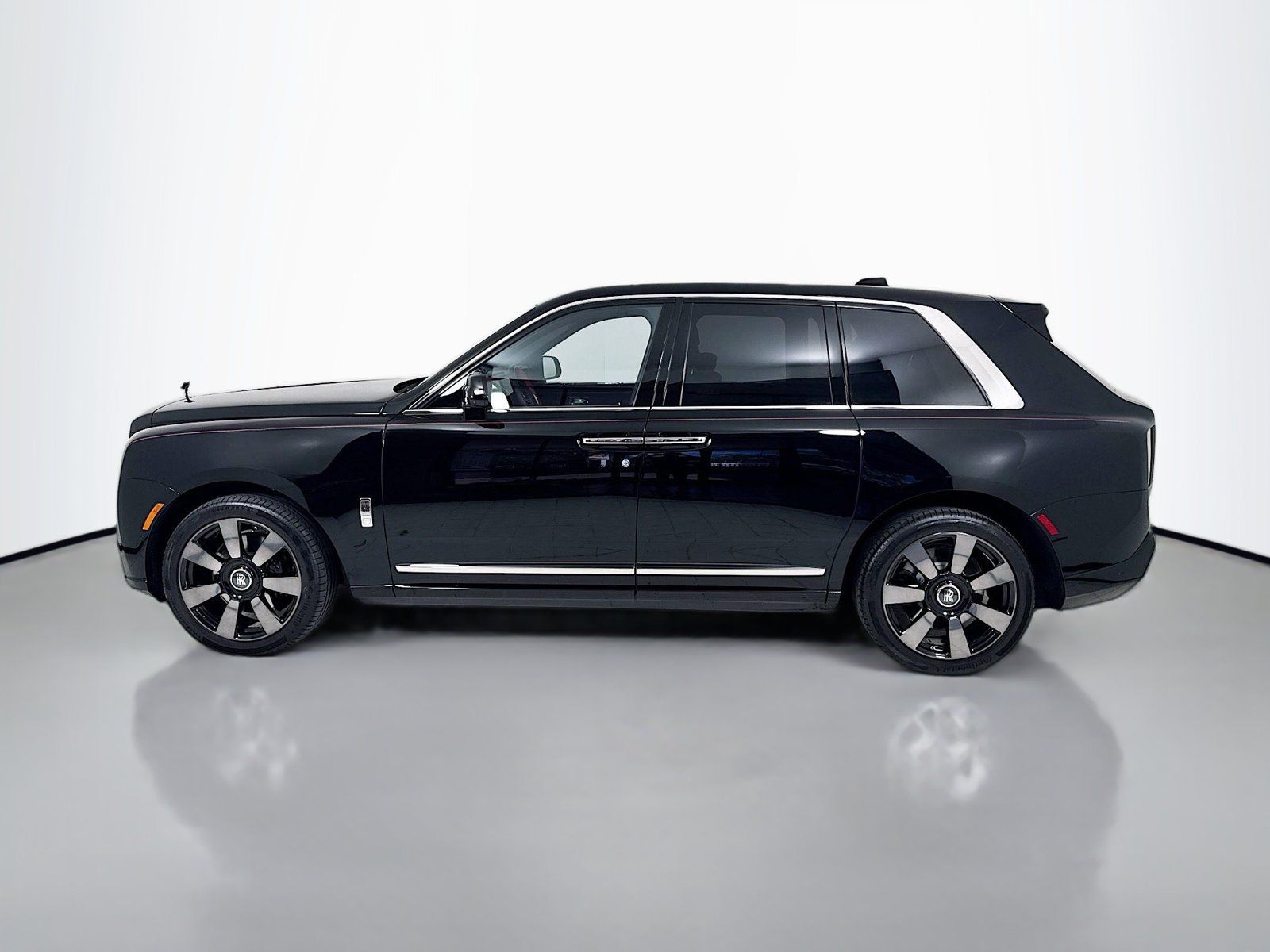 Certified 2026 Rolls-Royce Cullinan w/ Cullinan Package AWD/4WD image 5
