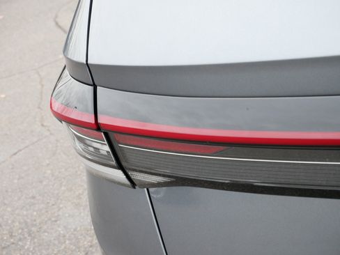 Certified 2025 Volkswagen Taos SEL image 17