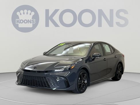Used 2025 Toyota Camry XSE w/ Premium Plus Package FWD image 1