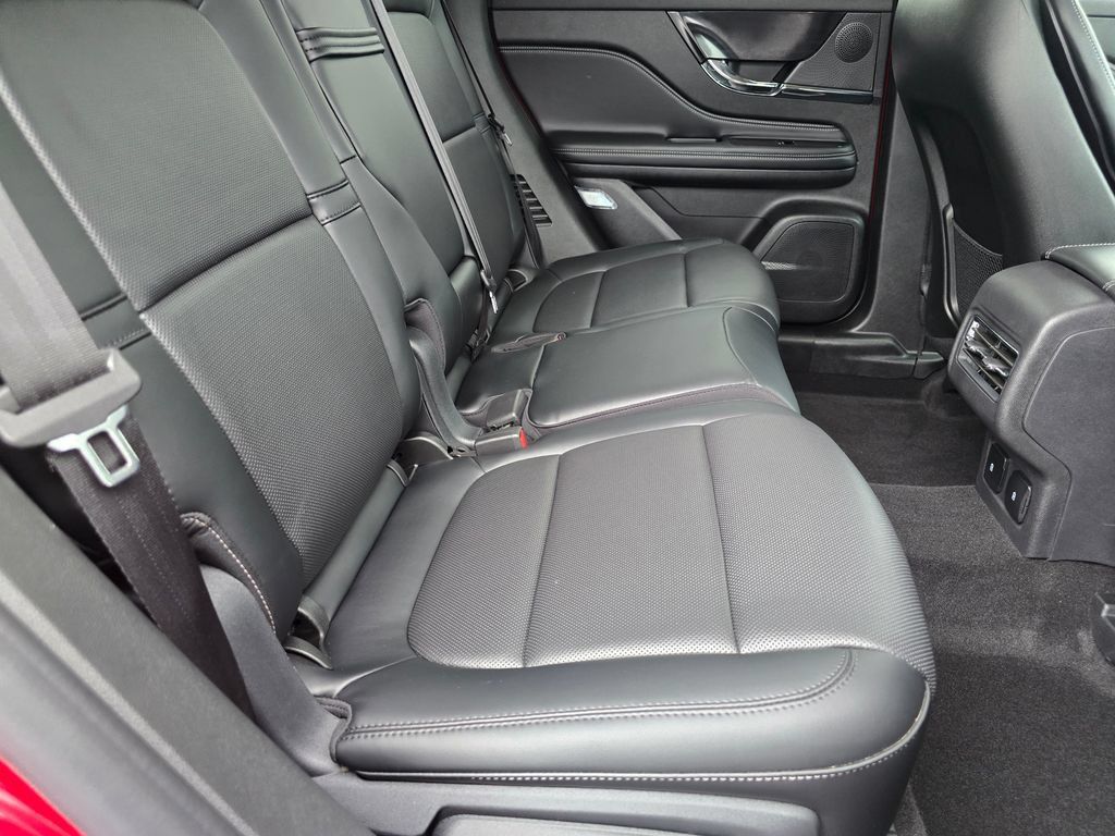 Used 2025 Lincoln Corsair Reserve AWD/4WD image 21