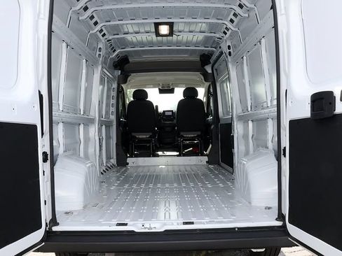 Used 2026 RAM ProMaster 2500 w/ Convenience Group FWD image 20