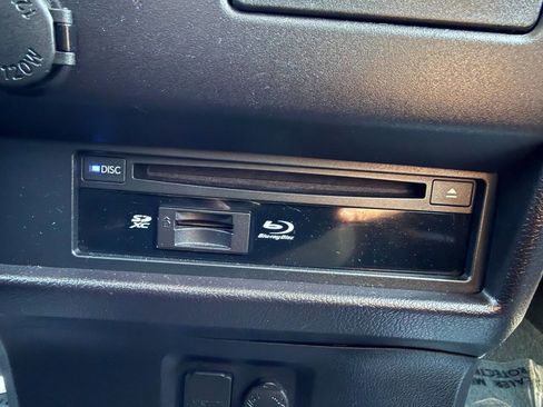 Used 2017 Toyota Sienna SE Premium image 45