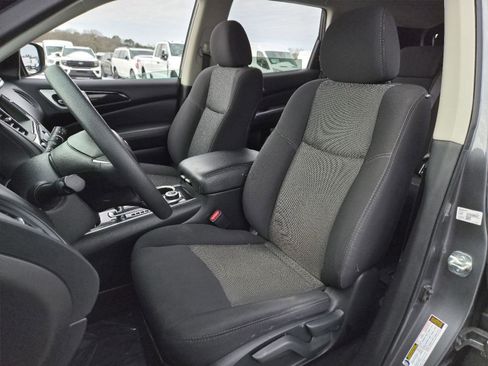 Used 2020 Nissan Pathfinder S image 10