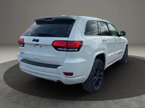 Used 2021 Jeep Grand Cherokee Laredo X AWD/4WD image 5