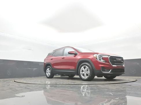 Used 2022 GMC Terrain SLE w/ Driver Convenience Package image 26