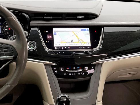 Used 2021 Cadillac XT6 Premium Luxury image 7