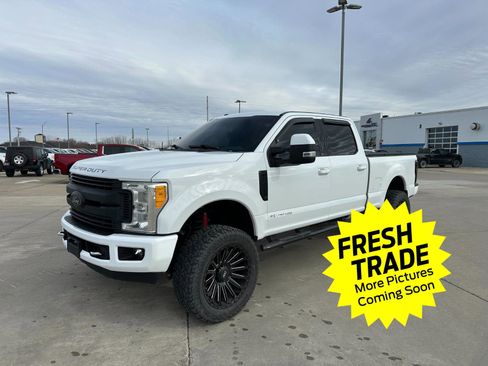 Used 2017 Ford F250 XLT w/ XLT Premium Package image 1