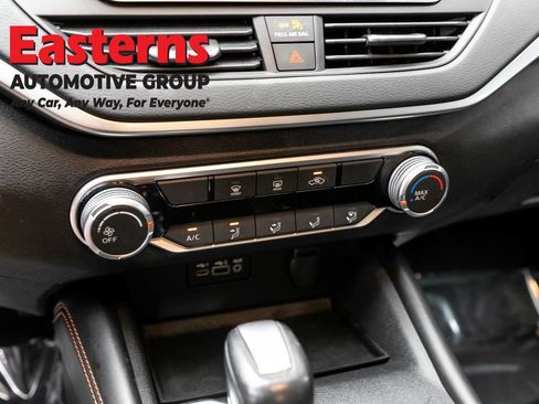 Used 2022 Nissan Altima 2.5 SR FWD image 20