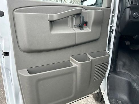 Used 2023 GMC Savana 2500 Extended w/ Driver Convenience Package image 13