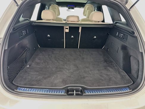 Used 2025 Mercedes-Benz GLC 300 4MATIC image 30