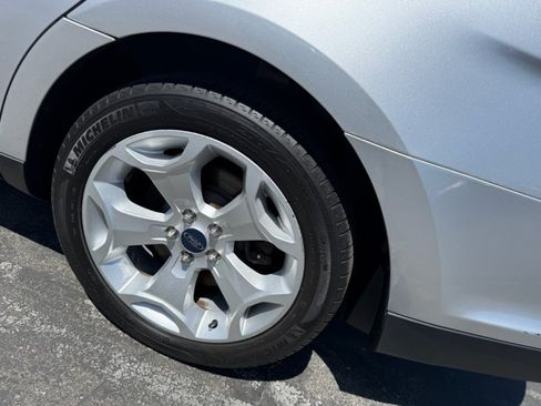 Used 2012 Ford Taurus SEL FWD image 13