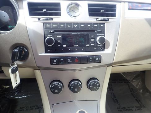 Used 2010 Chrysler Sebring Limited w/ Electronics Convenience Group FWD image 7