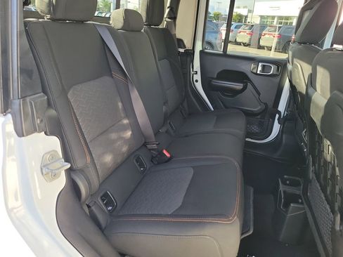 Certified 2021 Jeep Gladiator Mojave image 18