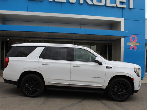 Used 2022 GMC Yukon Denali AWD/4WD image 2
