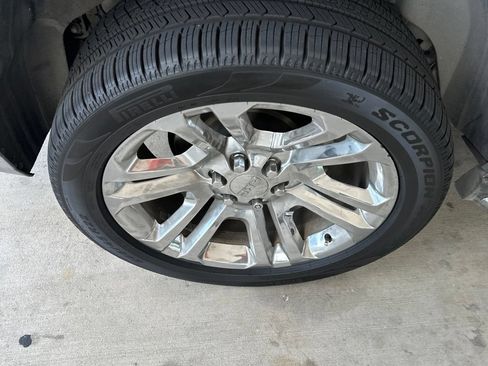 Used 2018 GMC Yukon SLT w/ Premium Edition RWD image 16