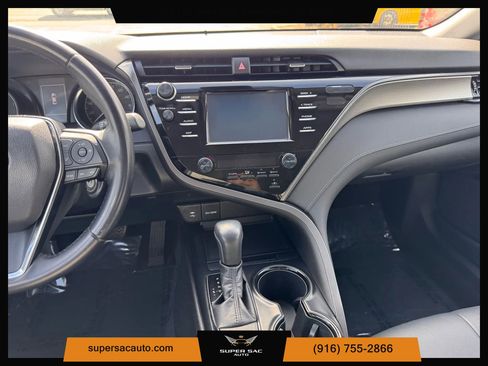 Used 2019 Toyota Camry SE FWD image 22