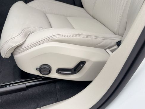 New 2026 Volvo XC60 B5 Ultra w/ Protection Package Premier image 14