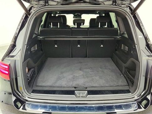 Used 2024 Mercedes-Benz GLB 250 4MATIC w/ Exclusive Package image 21