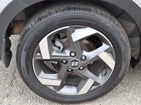 Used 2025 Hyundai Venue SEL image 6