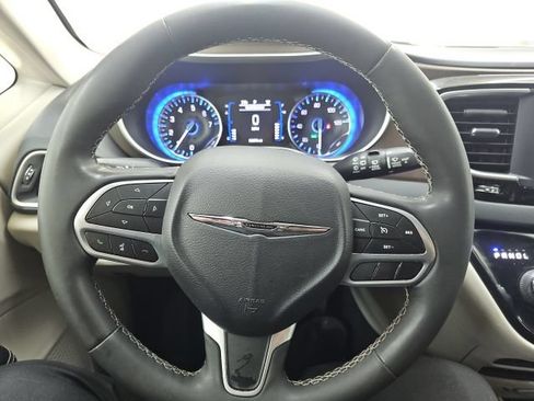 Used 2022 Chrysler Voyager LX FWD image 10