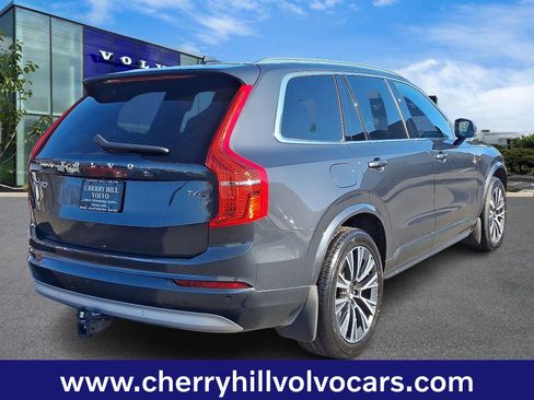 Certified 2022 Volvo XC90 T6 Momentum w/ Advanced Package image 7