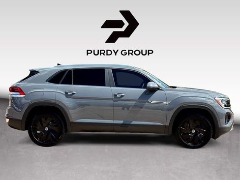 Certified 2024 Volkswagen Atlas Cross Sport SE w/ Panoramic Sunroof Package FWD image 9
